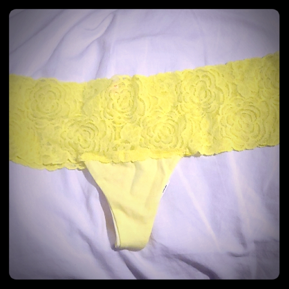 VS PINK NEON Yellow THONG